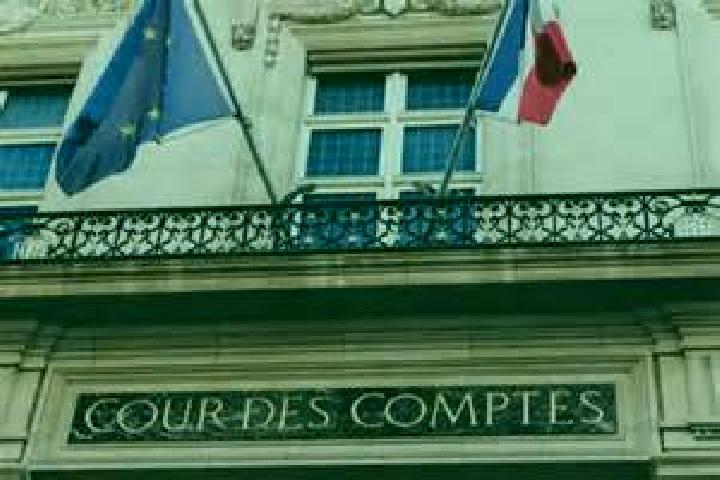 escort Bourg-des-Comptes