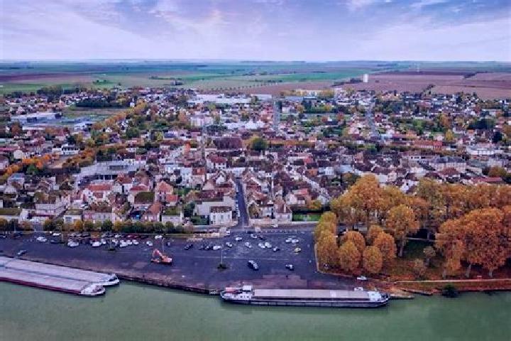 escort Bray-sur-Seine