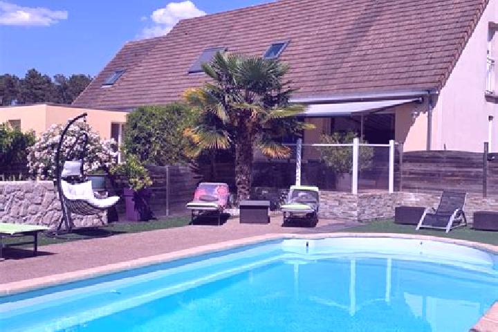 escort Brette-les-Pins