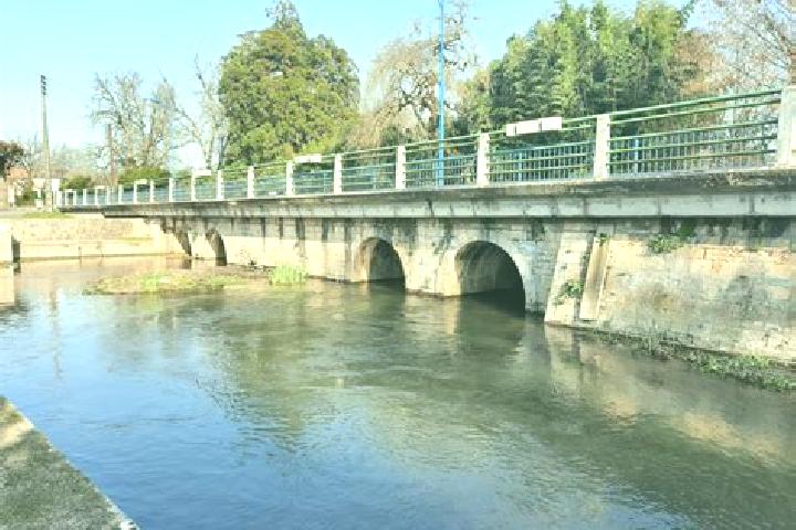 escort Brioux-sur-Boutonne