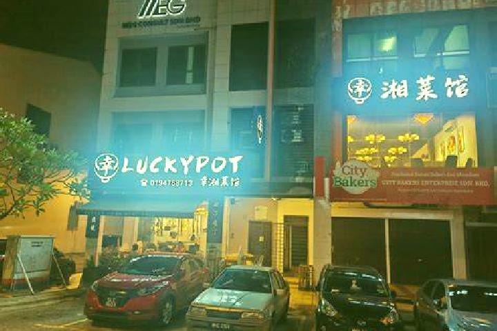 escort Bukit Beruntung