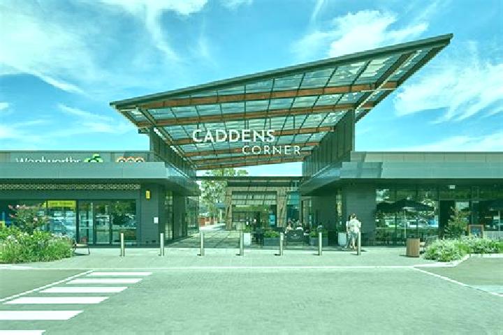 escort Caddens