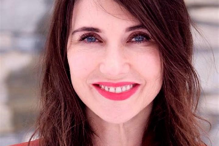 escort Carice