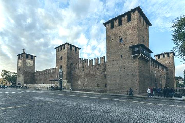escort Castelvecchio