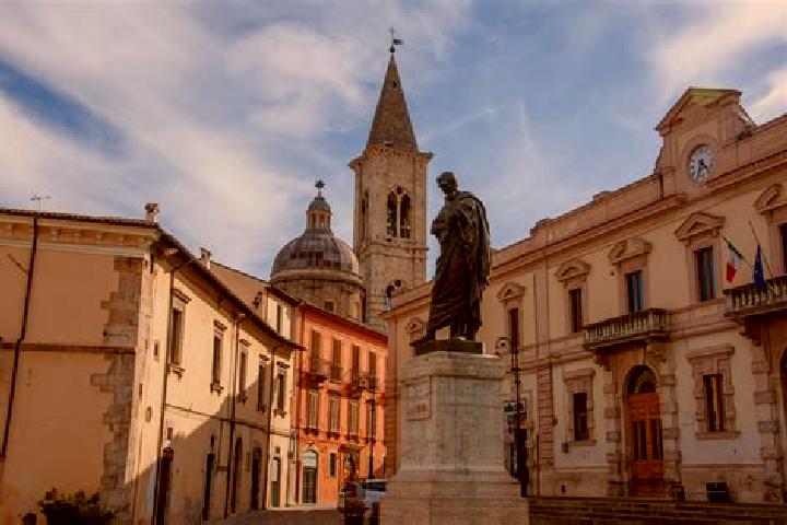 escort Castiglione Messer Raimondo