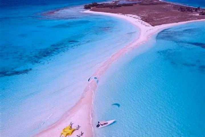 escort Cayo de Agua
