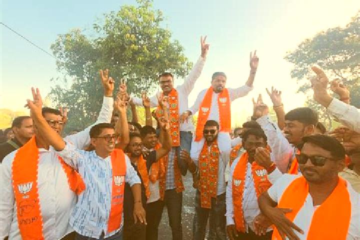 escort Chikhli Kalan