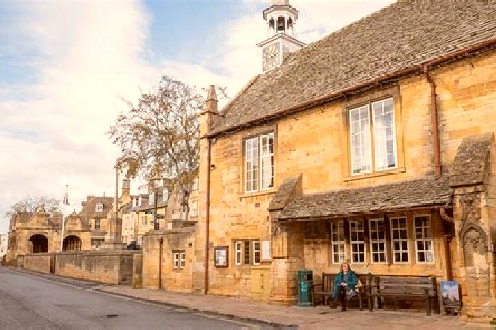 escort Chipping Campden