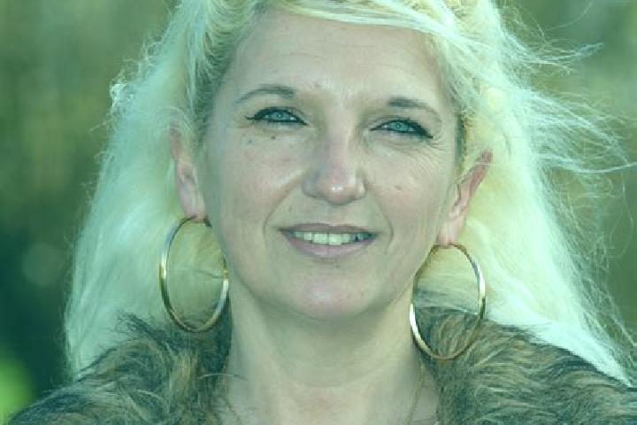 escort Chire-en-Montreuil