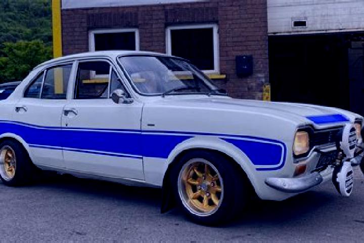 escort Chynow