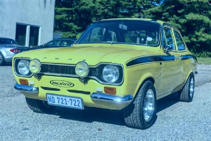 escort Colerne