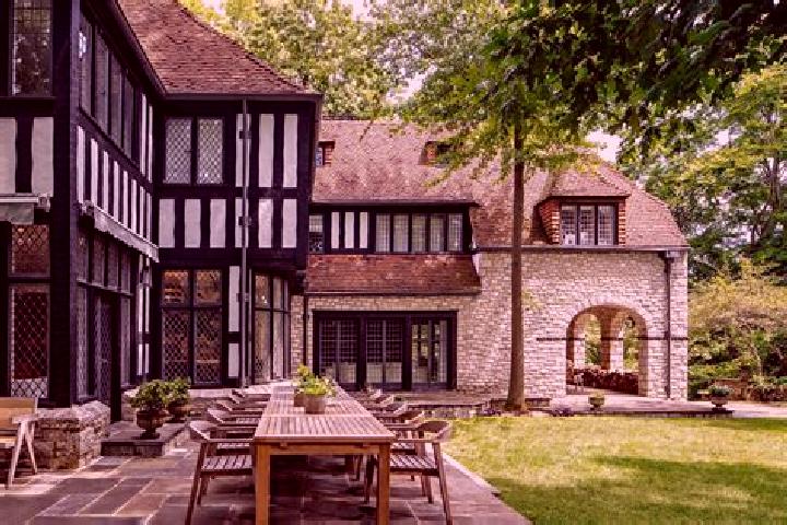 escort Country Homes