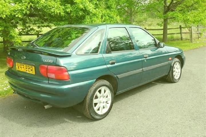escort Crehange