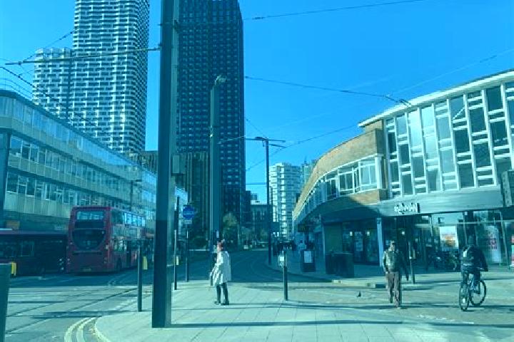 escort Croydon South