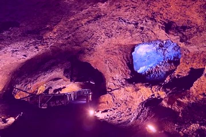 escort Cueva del Hierro