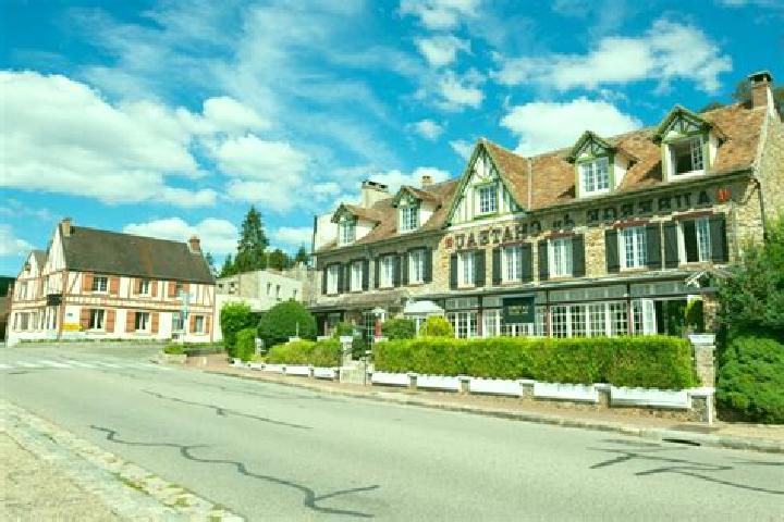 escort Dampierre-en-Yvelines