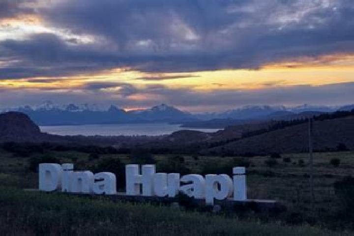 escort Dina Huapi