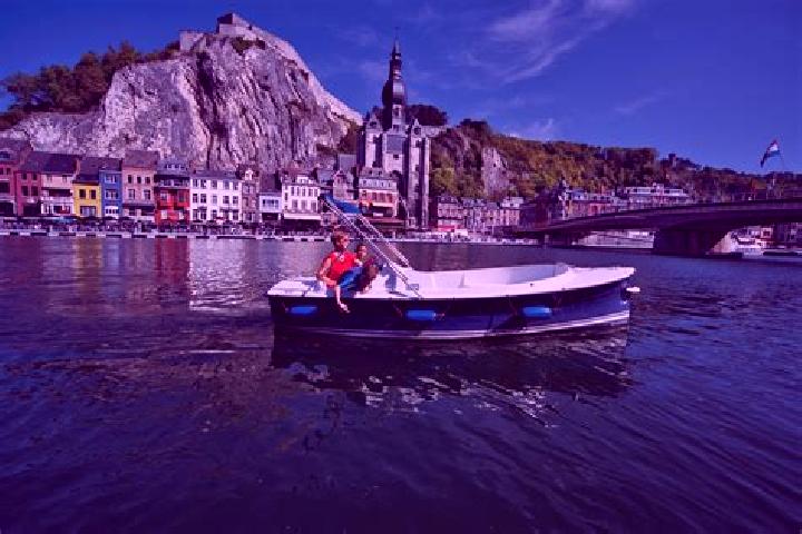 escort Dinant