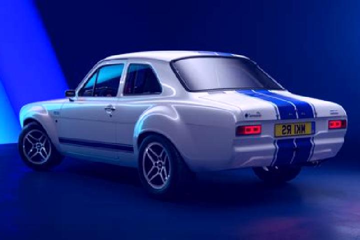 escort Diourou