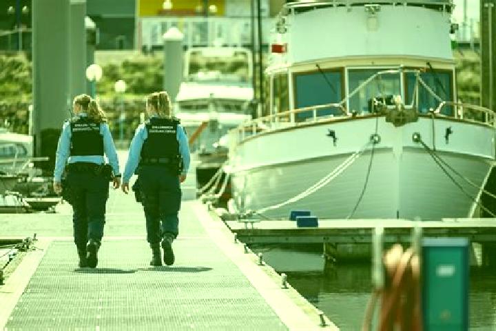 escort Douane