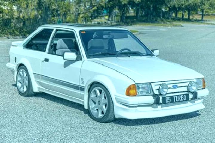 escort Dundry