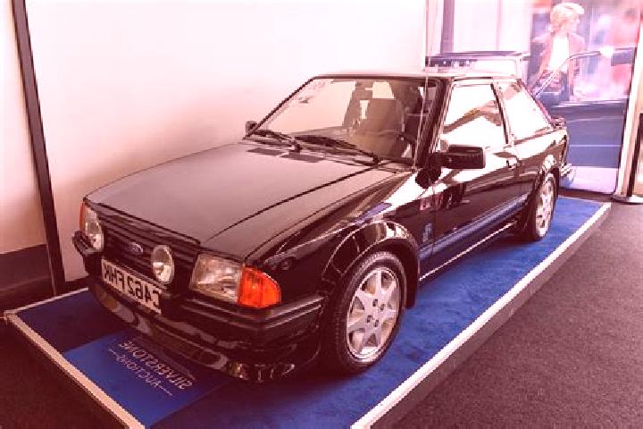 escort Earlswood