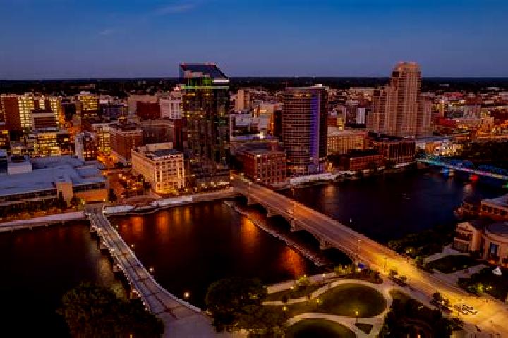 escort East Grand Rapids