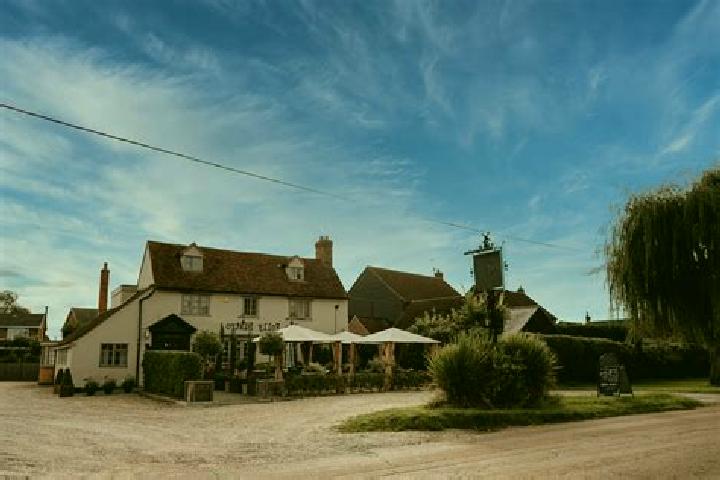 escort East Hanningfield