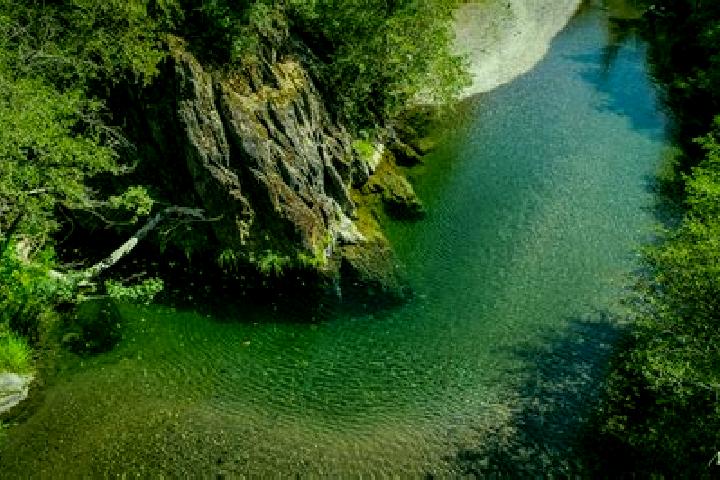 escort Eel River Crossing