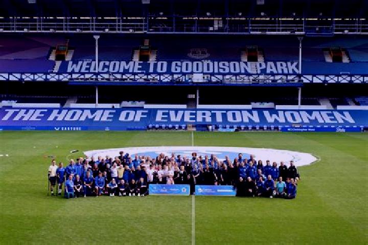 escort Everton Park