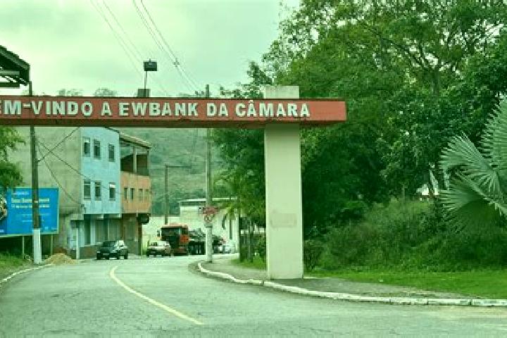 escort Ewbank da Camara