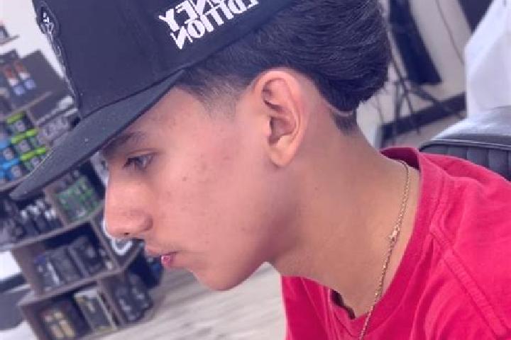 escort Ezequiel Leyva (Tacuache)