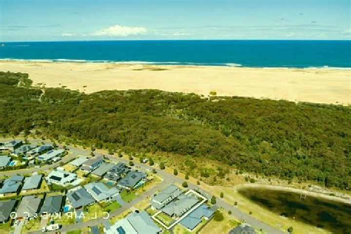 escort Fern Bay