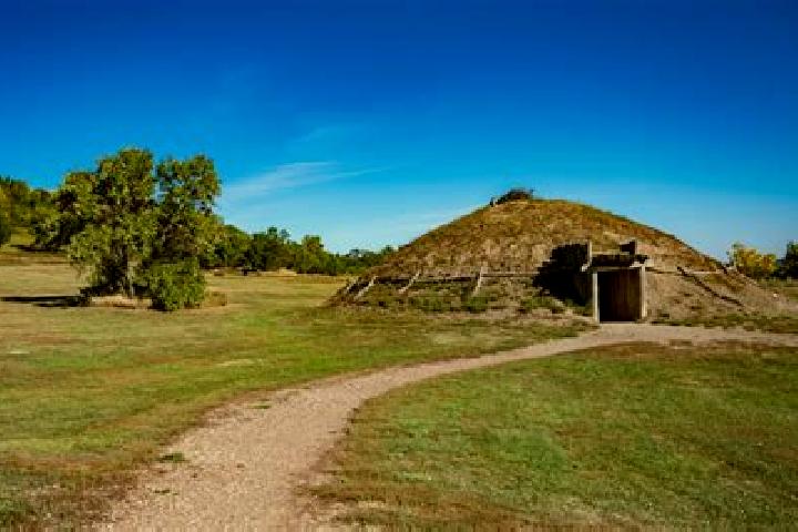 escort Fort Lincoln
