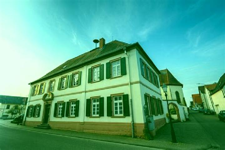 escort Freisbach