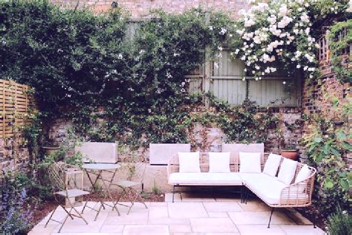 escort Fullview Garden
