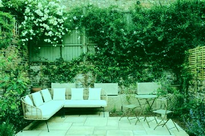 escort Garden Plain