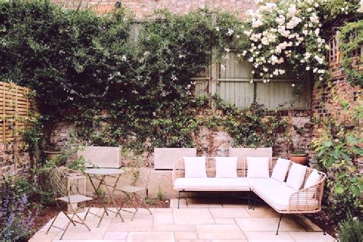 escort Garden Suburb