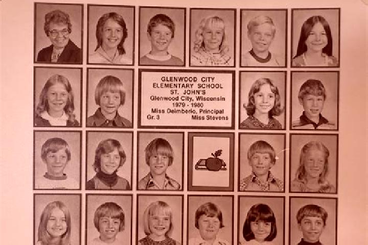 escort Glenwood City