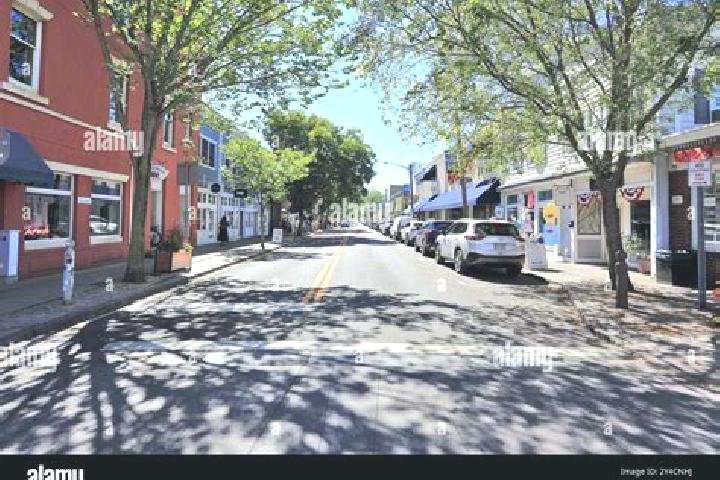 escort Greenport West