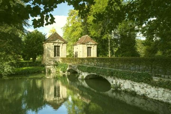 escort Grisy-Suisnes