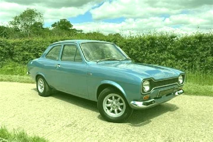 escort Hallencourt