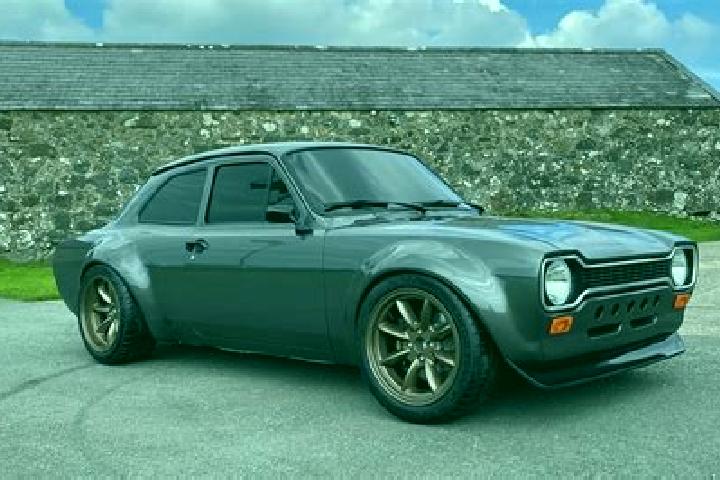 escort Halstock