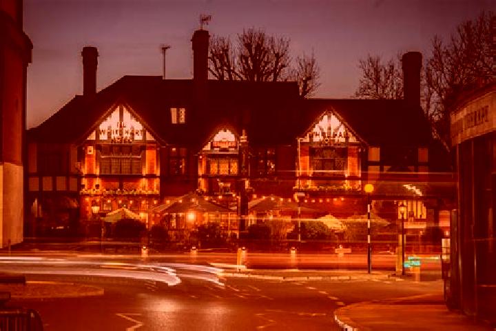 escort Hampton Wick