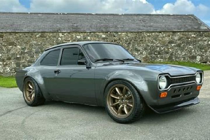 escort Headley