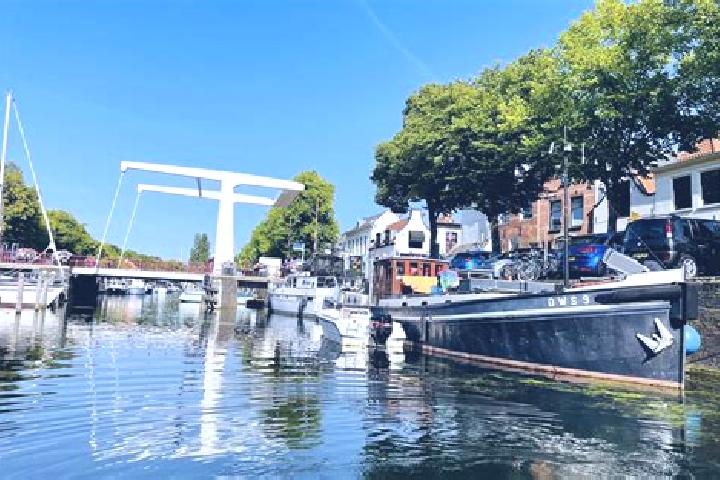 escort Hellevoetsluis
