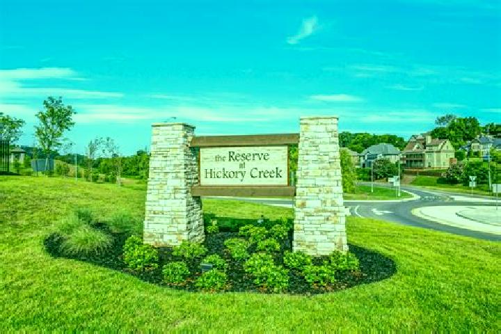 escort Hickory Creek