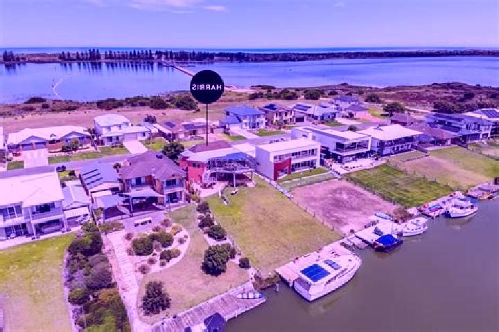 escort Hindmarsh Island