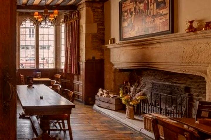 escort Hinton Charterhouse