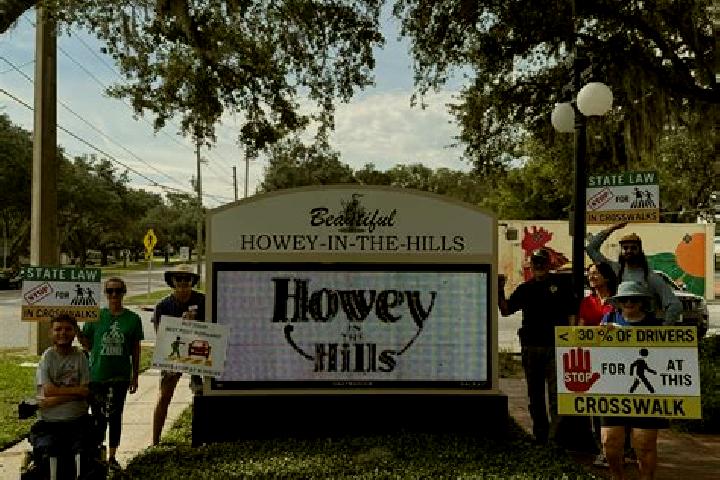 escort Howey-in-the-Hills
